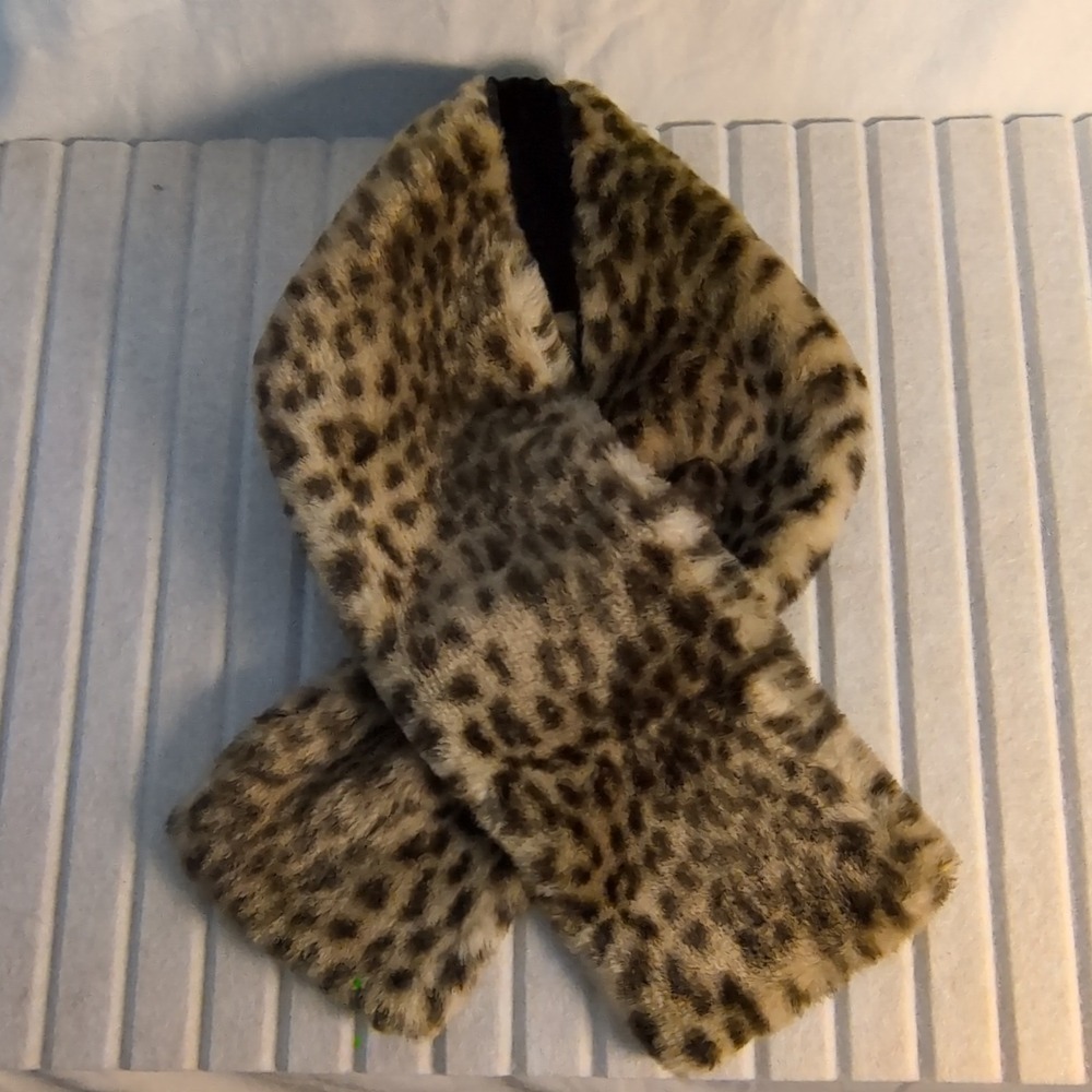 Liz Claiborne Faux Fur Animal Print Scarf Neck Warmer Brown  Black Beige 36 in.‎